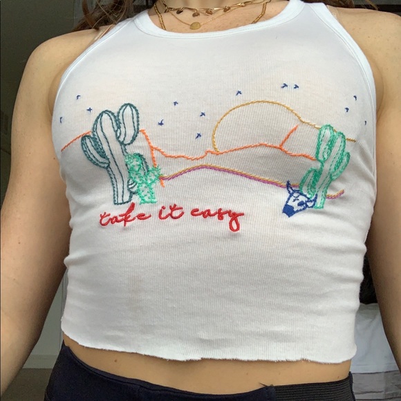 🌵☀️☄️Cactus Embroidered Tank ☄️☀️🌵 - Picture 2 of 4